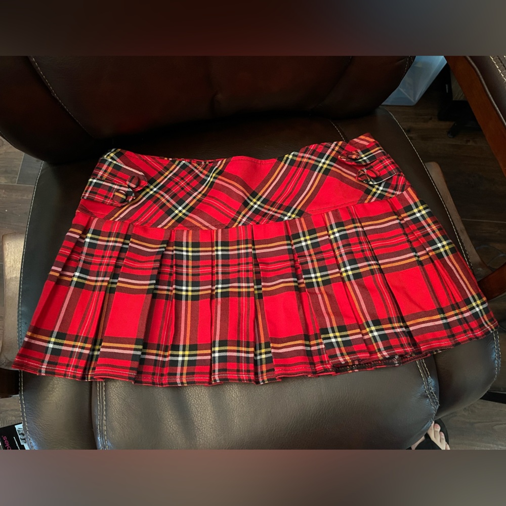 UK size 12 “mini kilt” purchased in Scotland